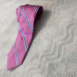 Lauren Ralph Lauren Tie
100% Silk